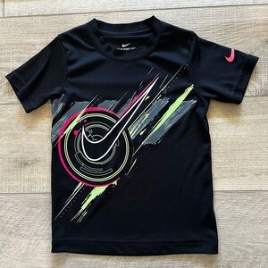 Nike boys shirt in excellent condition